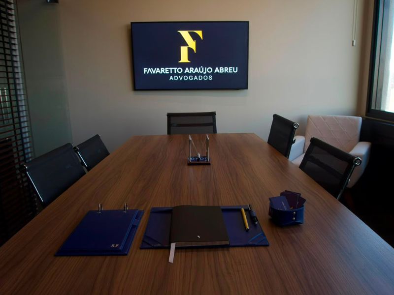 Escritório Favaretto Araújo Abreu Advogados — Administrativo
